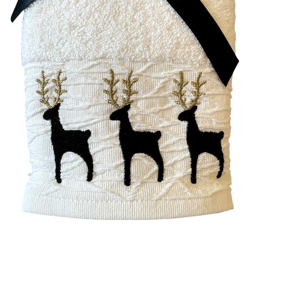 Rachel Ashwell Embroidered Christmas Reindeer Hand Towels 18x28 Cotton Set of 2 - Picture 3 of 9